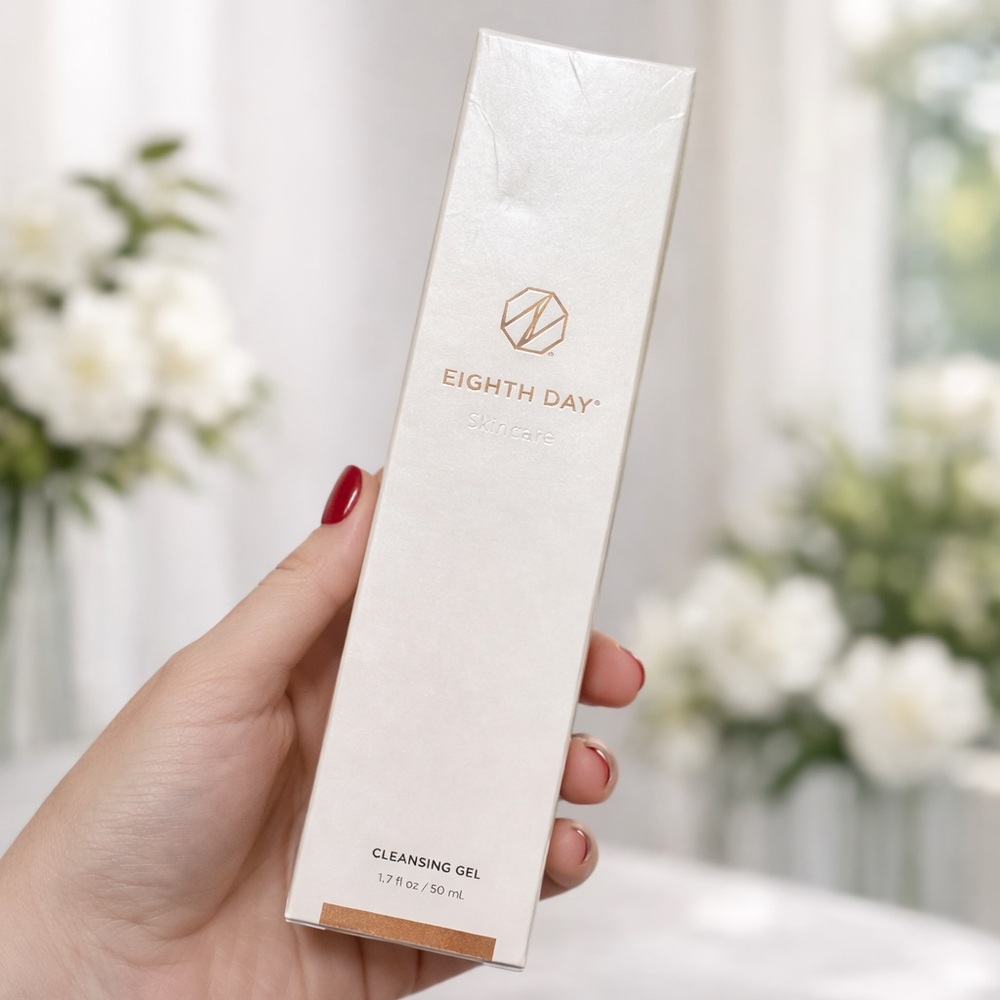 Eighth Day Cleansing Gel 1.7 oz Luxury Peptide Anti-Aging Clean Beauty Skincare - Picture 2 of 3